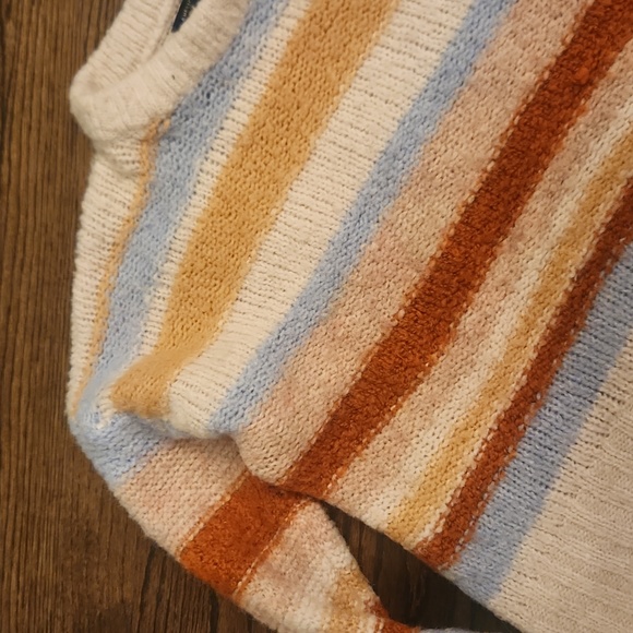 Women's Striped Sweater - Picture 3 of 4